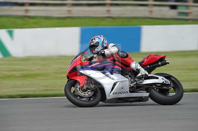 Motorcycle action photographs;donington;donington park leicestershire;donington photographs;event digital images;eventdigitalimages;no limits trackday;peter wileman photography;trackday;trackday digital images;trackday photos