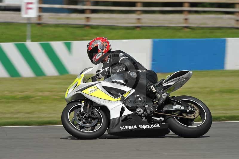 Motorcycle action photographs;donington;donington park leicestershire;donington photographs;event digital images;eventdigitalimages;no limits trackday;peter wileman photography;trackday;trackday digital images;trackday photos