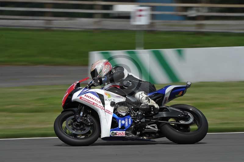 Motorcycle action photographs;donington;donington park leicestershire;donington photographs;event digital images;eventdigitalimages;no limits trackday;peter wileman photography;trackday;trackday digital images;trackday photos