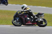 Motorcycle-action-photographs;donington;donington-park-leicestershire;donington-photographs;event-digital-images;eventdigitalimages;no-limits-trackday;peter-wileman-photography;trackday;trackday-digital-images;trackday-photos
