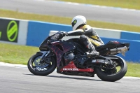 Motorcycle-action-photographs;donington;donington-park-leicestershire;donington-photographs;event-digital-images;eventdigitalimages;no-limits-trackday;peter-wileman-photography;trackday;trackday-digital-images;trackday-photos