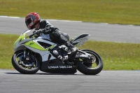 Motorcycle-action-photographs;donington;donington-park-leicestershire;donington-photographs;event-digital-images;eventdigitalimages;no-limits-trackday;peter-wileman-photography;trackday;trackday-digital-images;trackday-photos