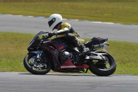 Motorcycle-action-photographs;donington;donington-park-leicestershire;donington-photographs;event-digital-images;eventdigitalimages;no-limits-trackday;peter-wileman-photography;trackday;trackday-digital-images;trackday-photos