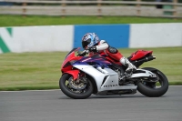 Motorcycle-action-photographs;donington;donington-park-leicestershire;donington-photographs;event-digital-images;eventdigitalimages;no-limits-trackday;peter-wileman-photography;trackday;trackday-digital-images;trackday-photos