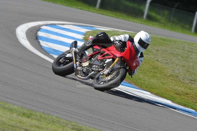 Motorcycle action photographs;donington;donington park leicestershire;donington photographs;event digital images;eventdigitalimages;no limits trackday;peter wileman photography;trackday;trackday digital images;trackday photos