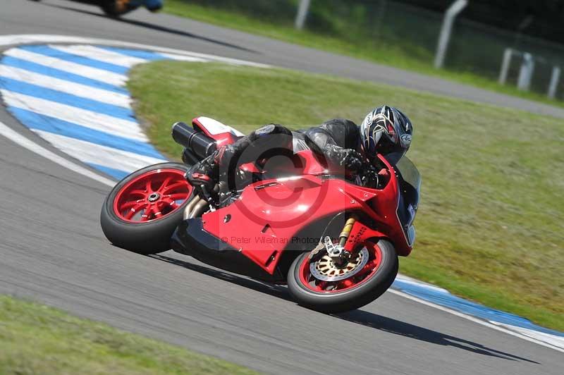 Motorcycle action photographs;donington;donington park leicestershire;donington photographs;event digital images;eventdigitalimages;no limits trackday;peter wileman photography;trackday;trackday digital images;trackday photos