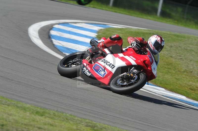 Motorcycle action photographs;donington;donington park leicestershire;donington photographs;event digital images;eventdigitalimages;no limits trackday;peter wileman photography;trackday;trackday digital images;trackday photos