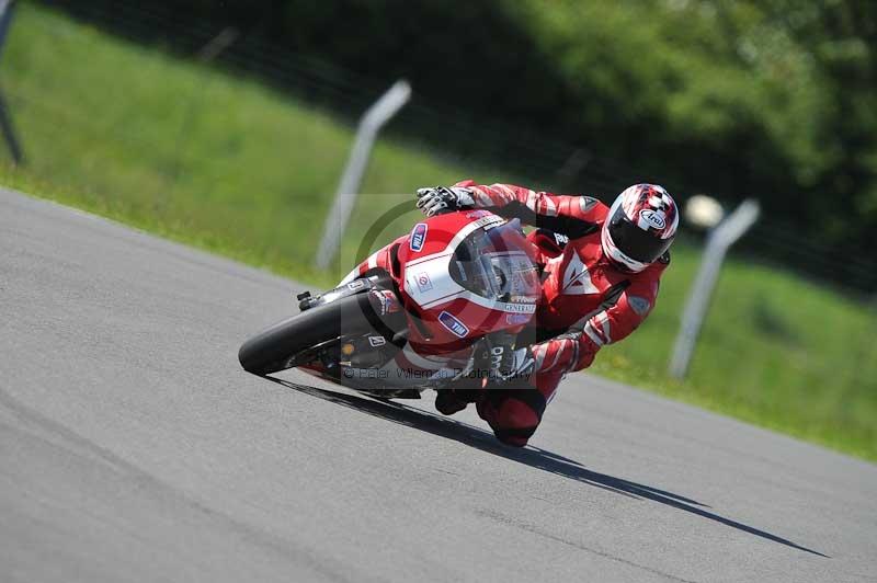 Motorcycle action photographs;donington;donington park leicestershire;donington photographs;event digital images;eventdigitalimages;no limits trackday;peter wileman photography;trackday;trackday digital images;trackday photos
