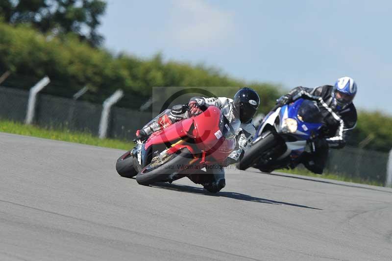 Motorcycle action photographs;donington;donington park leicestershire;donington photographs;event digital images;eventdigitalimages;no limits trackday;peter wileman photography;trackday;trackday digital images;trackday photos