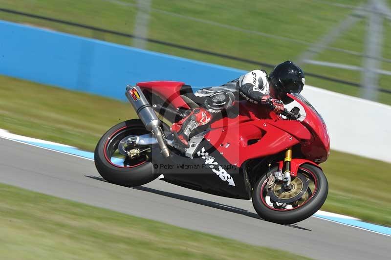 Motorcycle action photographs;donington;donington park leicestershire;donington photographs;event digital images;eventdigitalimages;no limits trackday;peter wileman photography;trackday;trackday digital images;trackday photos