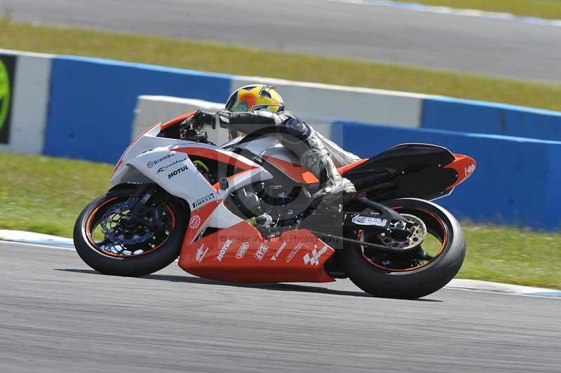 Motorcycle action photographs;donington;donington park leicestershire;donington photographs;event digital images;eventdigitalimages;no limits trackday;peter wileman photography;trackday;trackday digital images;trackday photos
