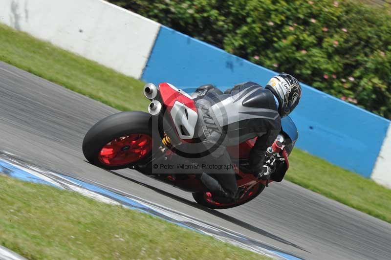Motorcycle action photographs;donington;donington park leicestershire;donington photographs;event digital images;eventdigitalimages;no limits trackday;peter wileman photography;trackday;trackday digital images;trackday photos