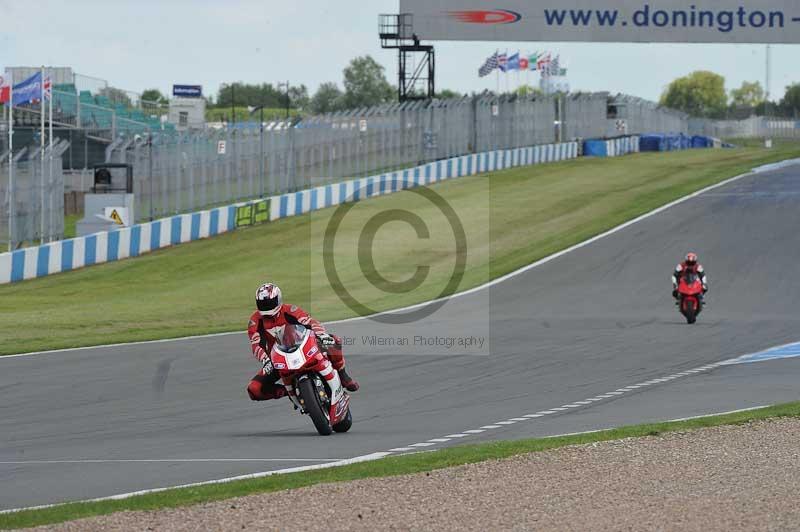 Motorcycle action photographs;donington;donington park leicestershire;donington photographs;event digital images;eventdigitalimages;no limits trackday;peter wileman photography;trackday;trackday digital images;trackday photos