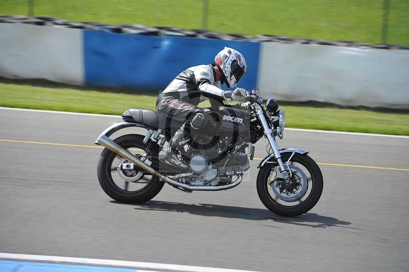 Motorcycle action photographs;donington;donington park leicestershire;donington photographs;event digital images;eventdigitalimages;no limits trackday;peter wileman photography;trackday;trackday digital images;trackday photos