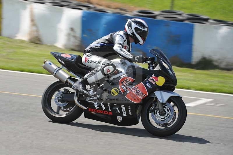 Motorcycle action photographs;donington;donington park leicestershire;donington photographs;event digital images;eventdigitalimages;no limits trackday;peter wileman photography;trackday;trackday digital images;trackday photos