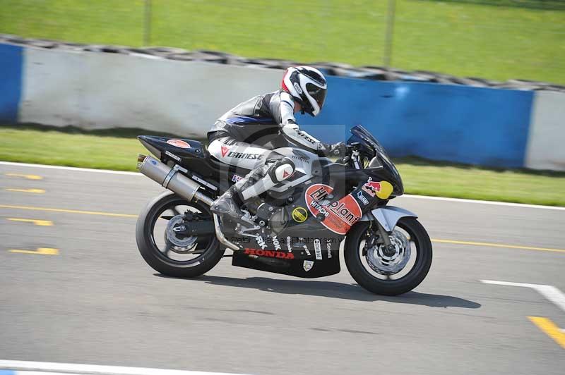 Motorcycle action photographs;donington;donington park leicestershire;donington photographs;event digital images;eventdigitalimages;no limits trackday;peter wileman photography;trackday;trackday digital images;trackday photos