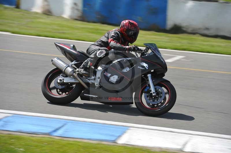 Motorcycle action photographs;donington;donington park leicestershire;donington photographs;event digital images;eventdigitalimages;no limits trackday;peter wileman photography;trackday;trackday digital images;trackday photos