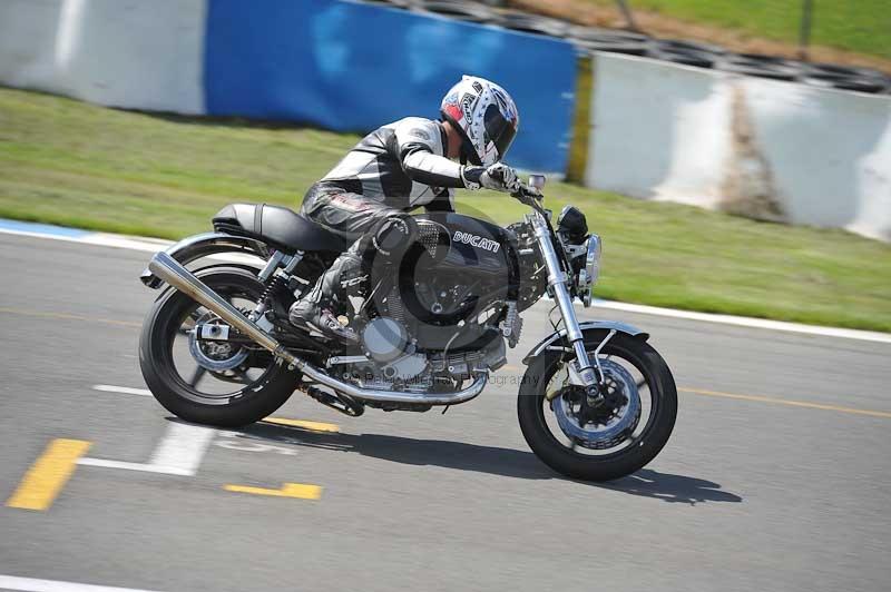 Motorcycle action photographs;donington;donington park leicestershire;donington photographs;event digital images;eventdigitalimages;no limits trackday;peter wileman photography;trackday;trackday digital images;trackday photos