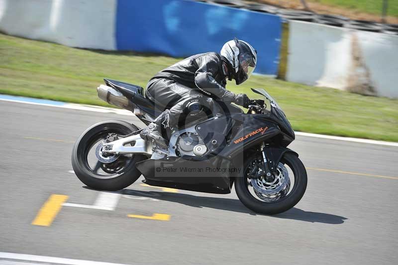 Motorcycle action photographs;donington;donington park leicestershire;donington photographs;event digital images;eventdigitalimages;no limits trackday;peter wileman photography;trackday;trackday digital images;trackday photos