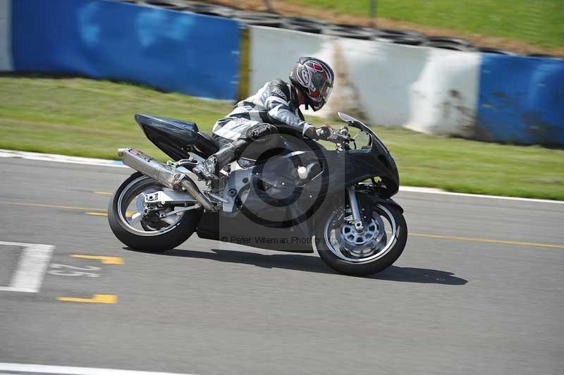 Motorcycle action photographs;donington;donington park leicestershire;donington photographs;event digital images;eventdigitalimages;no limits trackday;peter wileman photography;trackday;trackday digital images;trackday photos
