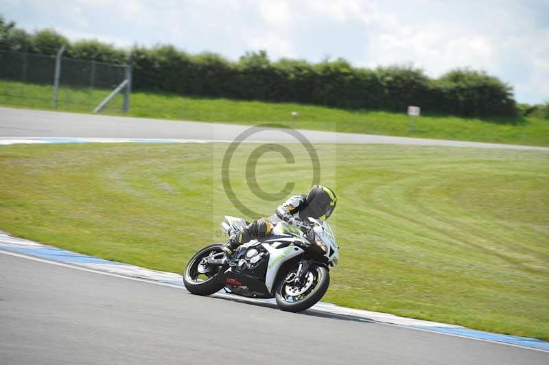 Motorcycle action photographs;donington;donington park leicestershire;donington photographs;event digital images;eventdigitalimages;no limits trackday;peter wileman photography;trackday;trackday digital images;trackday photos