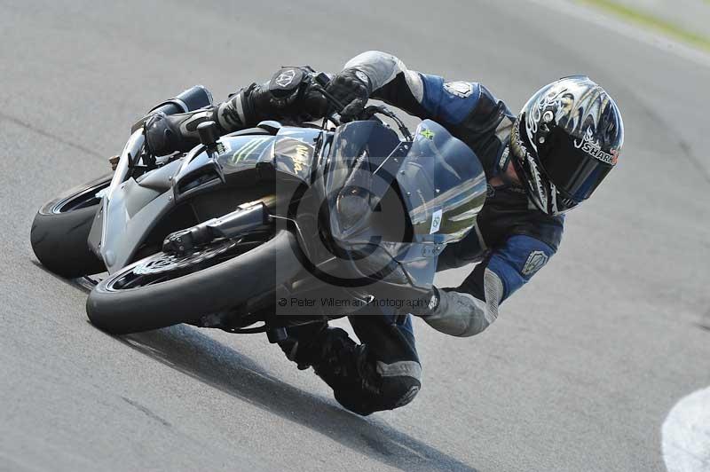 Motorcycle action photographs;donington;donington park leicestershire;donington photographs;event digital images;eventdigitalimages;no limits trackday;peter wileman photography;trackday;trackday digital images;trackday photos