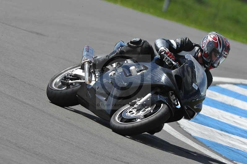 Motorcycle action photographs;donington;donington park leicestershire;donington photographs;event digital images;eventdigitalimages;no limits trackday;peter wileman photography;trackday;trackday digital images;trackday photos