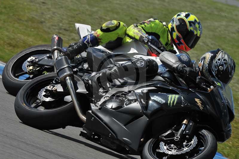 Motorcycle action photographs;donington;donington park leicestershire;donington photographs;event digital images;eventdigitalimages;no limits trackday;peter wileman photography;trackday;trackday digital images;trackday photos