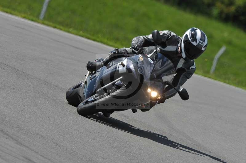 Motorcycle action photographs;donington;donington park leicestershire;donington photographs;event digital images;eventdigitalimages;no limits trackday;peter wileman photography;trackday;trackday digital images;trackday photos