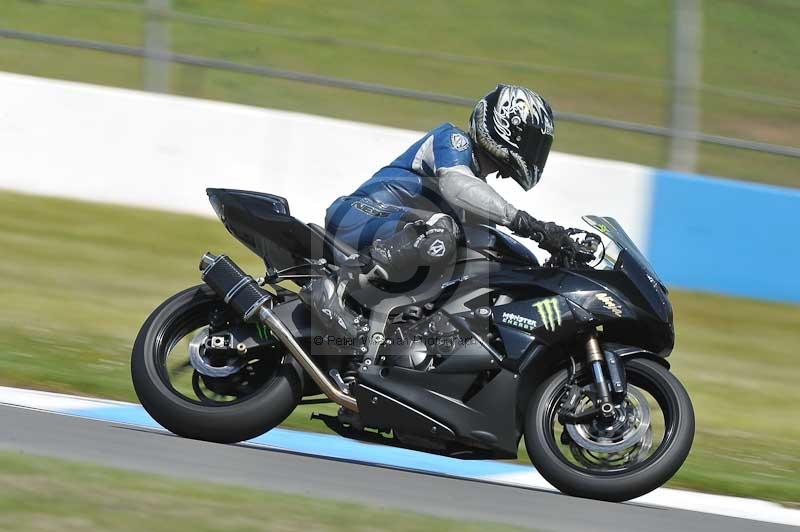 Motorcycle action photographs;donington;donington park leicestershire;donington photographs;event digital images;eventdigitalimages;no limits trackday;peter wileman photography;trackday;trackday digital images;trackday photos