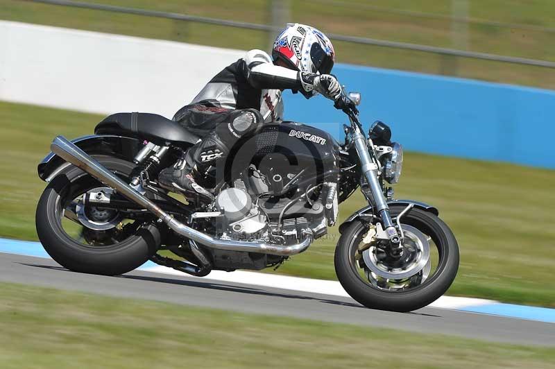 Motorcycle action photographs;donington;donington park leicestershire;donington photographs;event digital images;eventdigitalimages;no limits trackday;peter wileman photography;trackday;trackday digital images;trackday photos