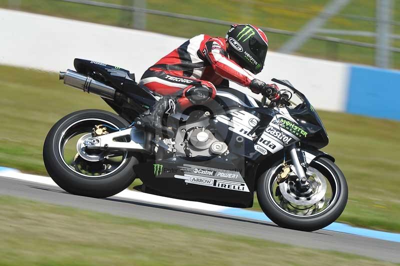 Motorcycle action photographs;donington;donington park leicestershire;donington photographs;event digital images;eventdigitalimages;no limits trackday;peter wileman photography;trackday;trackday digital images;trackday photos