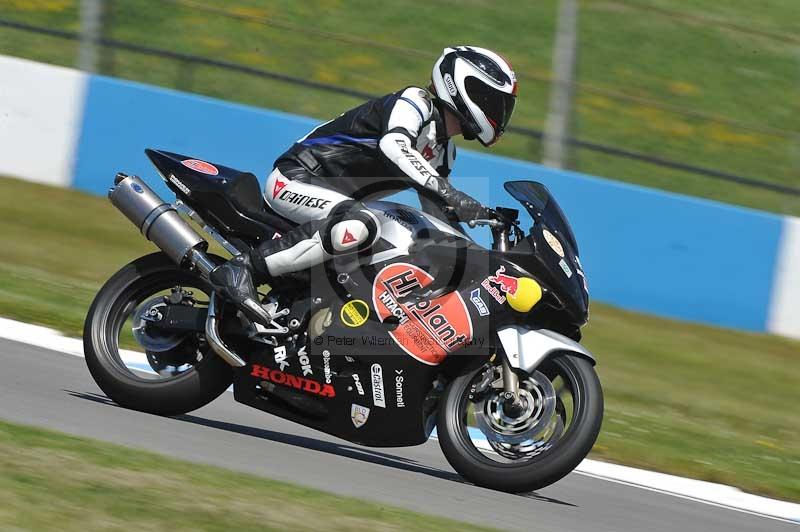 Motorcycle action photographs;donington;donington park leicestershire;donington photographs;event digital images;eventdigitalimages;no limits trackday;peter wileman photography;trackday;trackday digital images;trackday photos