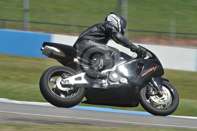 Motorcycle action photographs;donington;donington park leicestershire;donington photographs;event digital images;eventdigitalimages;no limits trackday;peter wileman photography;trackday;trackday digital images;trackday photos