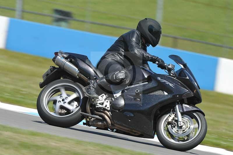 Motorcycle action photographs;donington;donington park leicestershire;donington photographs;event digital images;eventdigitalimages;no limits trackday;peter wileman photography;trackday;trackday digital images;trackday photos