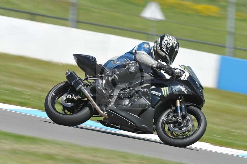 Motorcycle action photographs;donington;donington park leicestershire;donington photographs;event digital images;eventdigitalimages;no limits trackday;peter wileman photography;trackday;trackday digital images;trackday photos