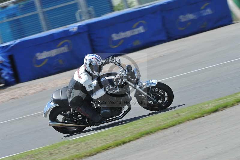 Motorcycle action photographs;donington;donington park leicestershire;donington photographs;event digital images;eventdigitalimages;no limits trackday;peter wileman photography;trackday;trackday digital images;trackday photos