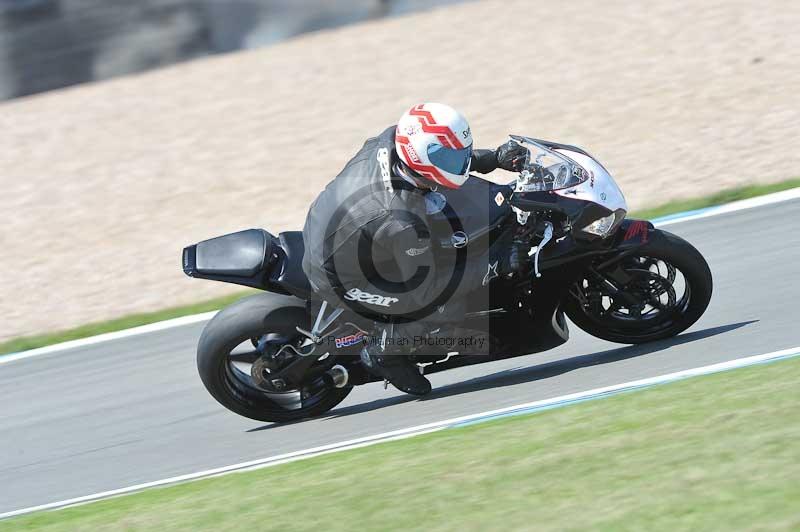 Motorcycle action photographs;donington;donington park leicestershire;donington photographs;event digital images;eventdigitalimages;no limits trackday;peter wileman photography;trackday;trackday digital images;trackday photos