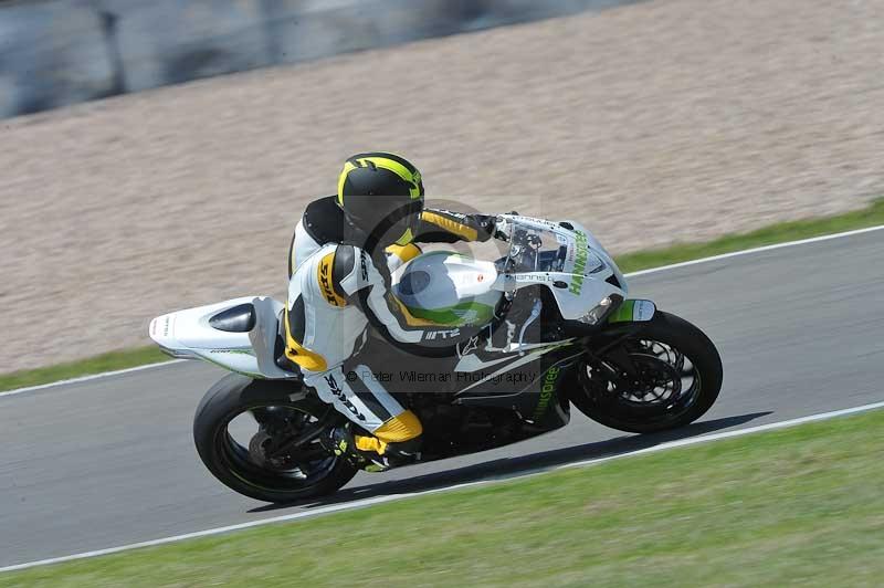 Motorcycle action photographs;donington;donington park leicestershire;donington photographs;event digital images;eventdigitalimages;no limits trackday;peter wileman photography;trackday;trackday digital images;trackday photos