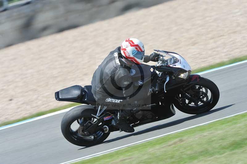 Motorcycle action photographs;donington;donington park leicestershire;donington photographs;event digital images;eventdigitalimages;no limits trackday;peter wileman photography;trackday;trackday digital images;trackday photos