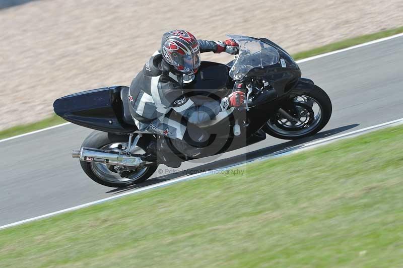 Motorcycle action photographs;donington;donington park leicestershire;donington photographs;event digital images;eventdigitalimages;no limits trackday;peter wileman photography;trackday;trackday digital images;trackday photos