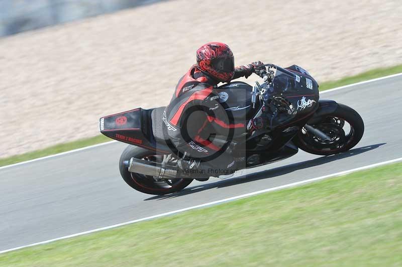 Motorcycle action photographs;donington;donington park leicestershire;donington photographs;event digital images;eventdigitalimages;no limits trackday;peter wileman photography;trackday;trackday digital images;trackday photos