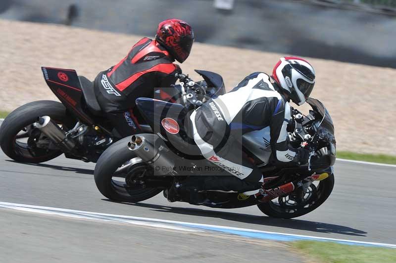 Motorcycle action photographs;donington;donington park leicestershire;donington photographs;event digital images;eventdigitalimages;no limits trackday;peter wileman photography;trackday;trackday digital images;trackday photos