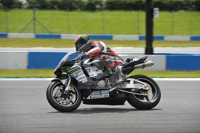 Motorcycle action photographs;donington;donington park leicestershire;donington photographs;event digital images;eventdigitalimages;no limits trackday;peter wileman photography;trackday;trackday digital images;trackday photos
