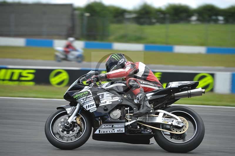 Motorcycle action photographs;donington;donington park leicestershire;donington photographs;event digital images;eventdigitalimages;no limits trackday;peter wileman photography;trackday;trackday digital images;trackday photos