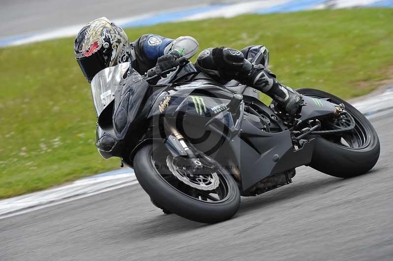Motorcycle action photographs;donington;donington park leicestershire;donington photographs;event digital images;eventdigitalimages;no limits trackday;peter wileman photography;trackday;trackday digital images;trackday photos