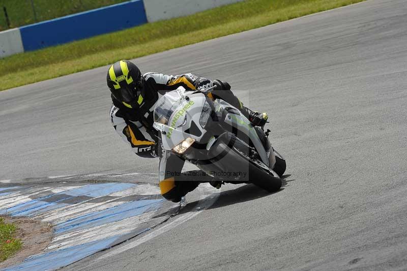 Motorcycle action photographs;donington;donington park leicestershire;donington photographs;event digital images;eventdigitalimages;no limits trackday;peter wileman photography;trackday;trackday digital images;trackday photos