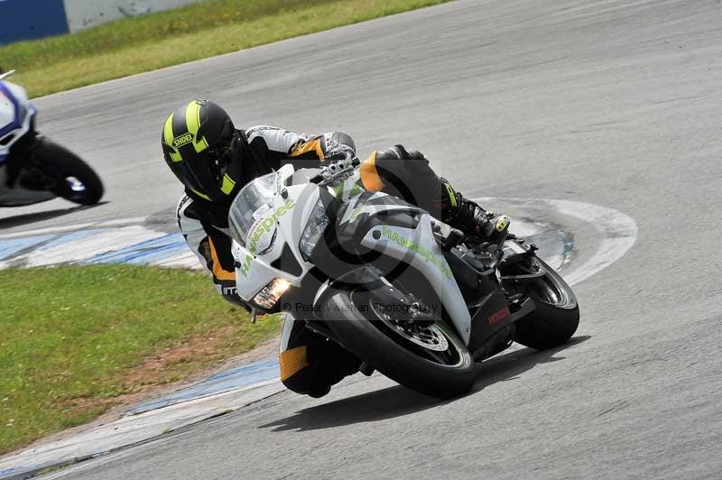 Motorcycle action photographs;donington;donington park leicestershire;donington photographs;event digital images;eventdigitalimages;no limits trackday;peter wileman photography;trackday;trackday digital images;trackday photos