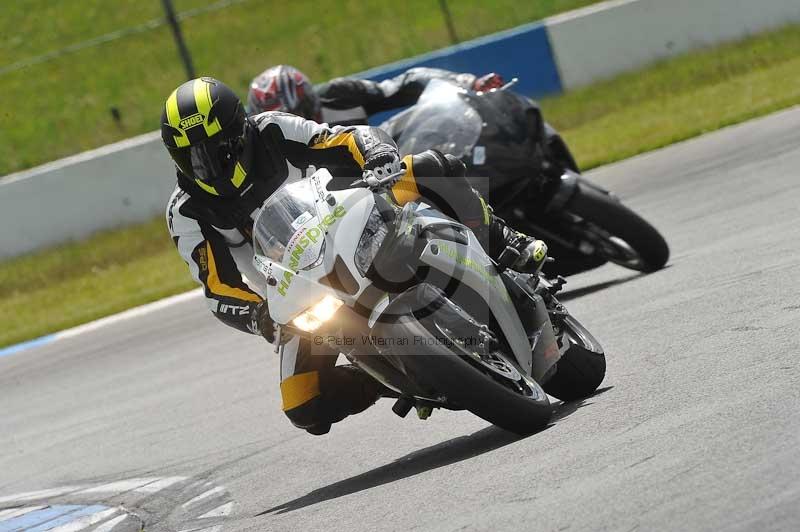 Motorcycle action photographs;donington;donington park leicestershire;donington photographs;event digital images;eventdigitalimages;no limits trackday;peter wileman photography;trackday;trackday digital images;trackday photos