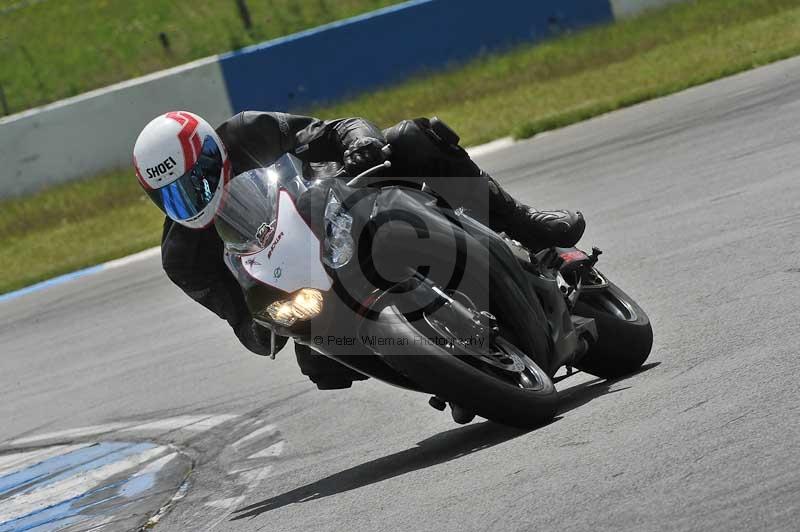Motorcycle action photographs;donington;donington park leicestershire;donington photographs;event digital images;eventdigitalimages;no limits trackday;peter wileman photography;trackday;trackday digital images;trackday photos